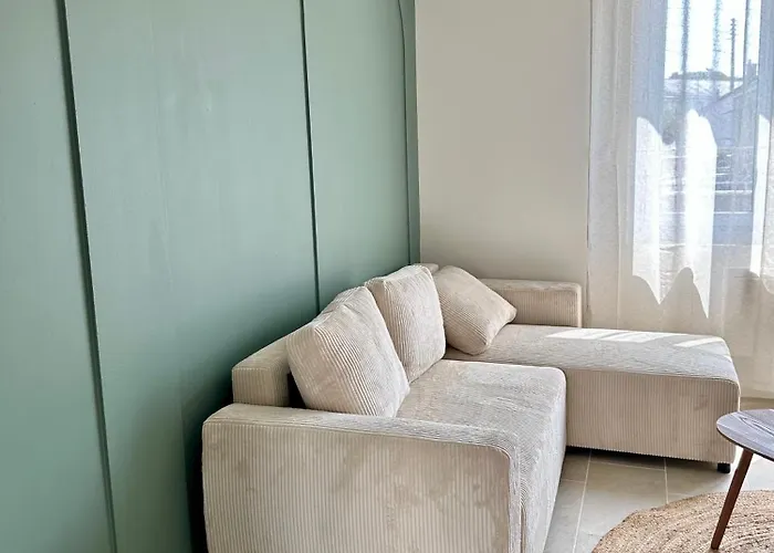 Casa de Férias Charmante Maison Avec Terrasse Angers