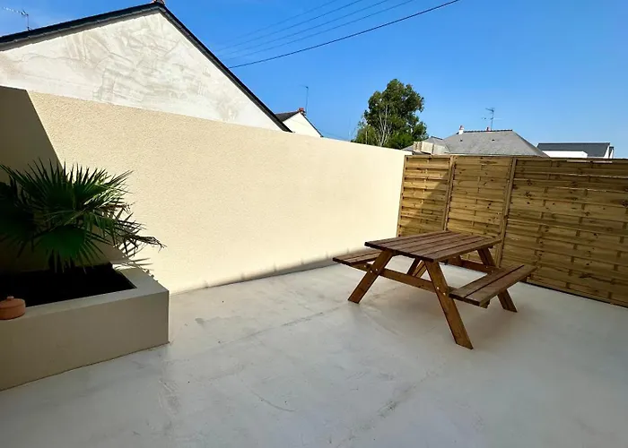 Casa de Férias Charmante Maison Avec Terrasse Angers