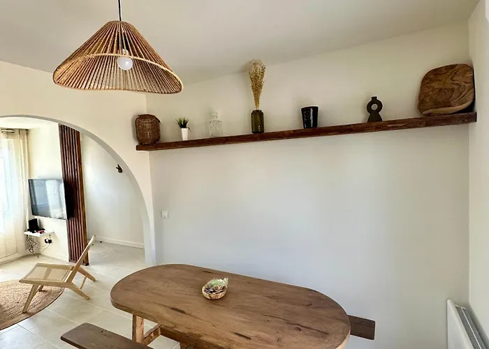 Casa de Férias Charmante Maison Avec Terrasse Angers